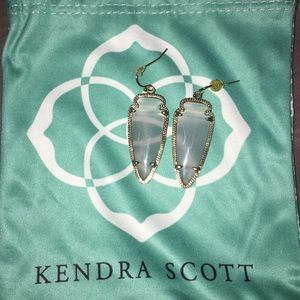 Kendra Scott Elle Gold Drop Earrings/White Pearl